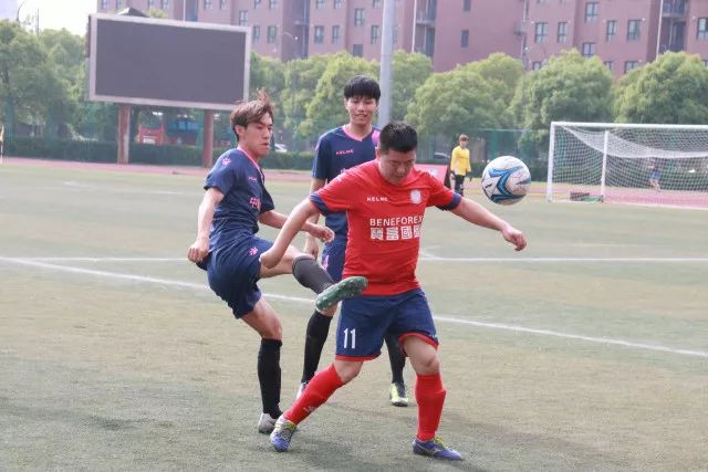 法媒：巴尔科拉在英超表现遭受质疑，信心似乎不足